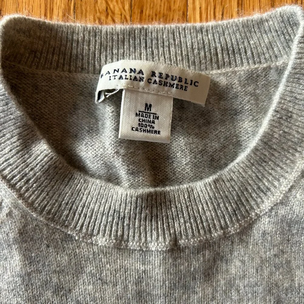 Vintage Banana Republic Italian Cashmere short sleeved sweater - Picture 3 of 6